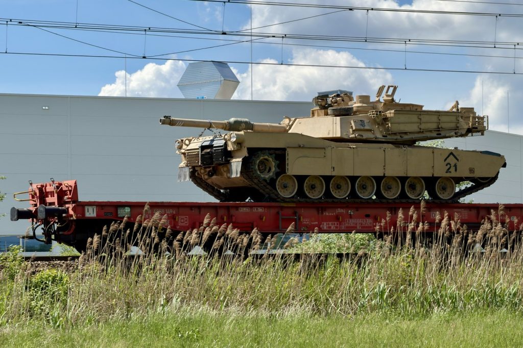 Poland Boosts Defense Spending to 4% of GDP Over Russian Threats