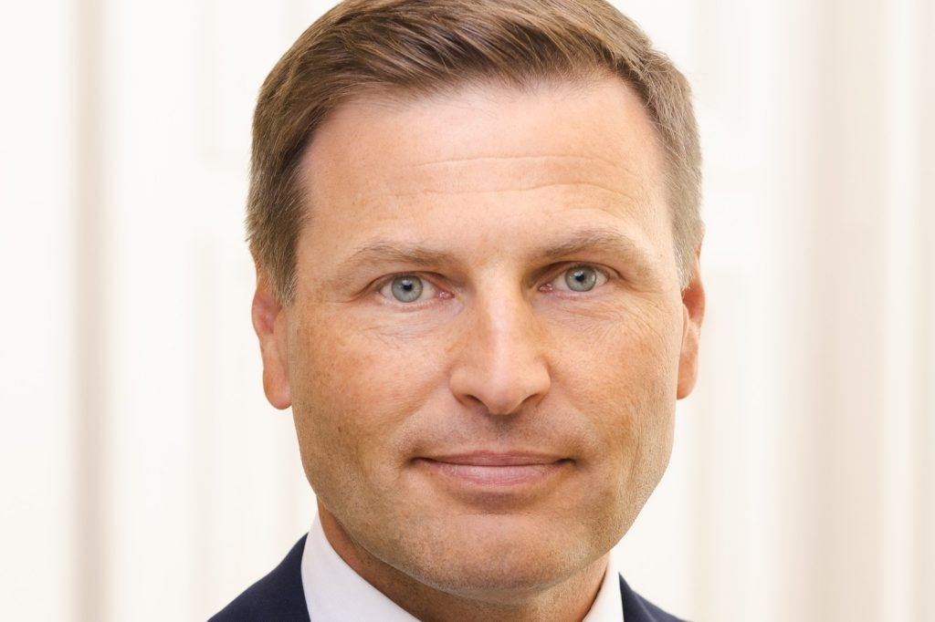 Estonian Defense Minister Plans to Boost National Defense Spending